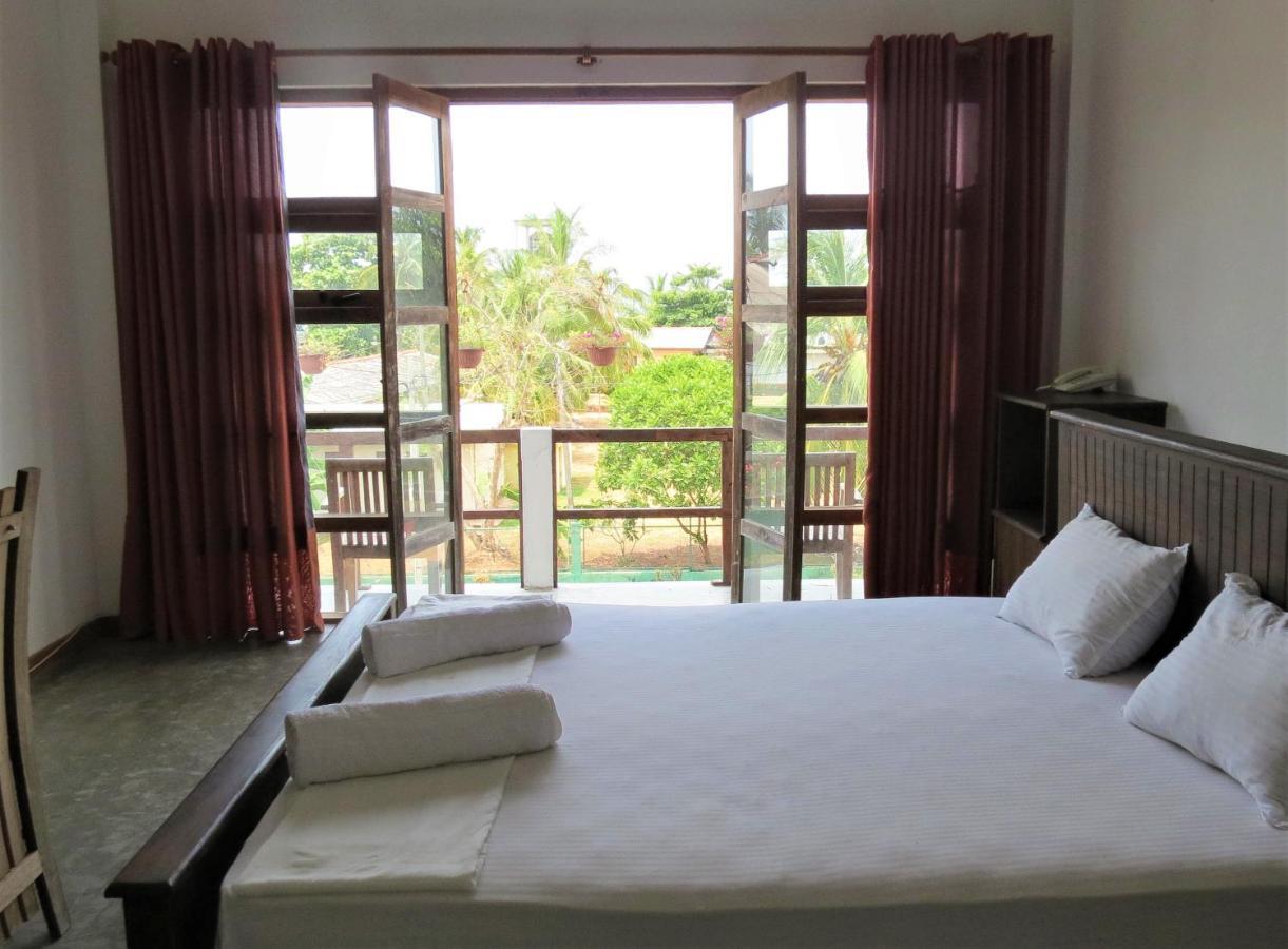 Rise & Set Arugam Bay Hotel Exterior photo