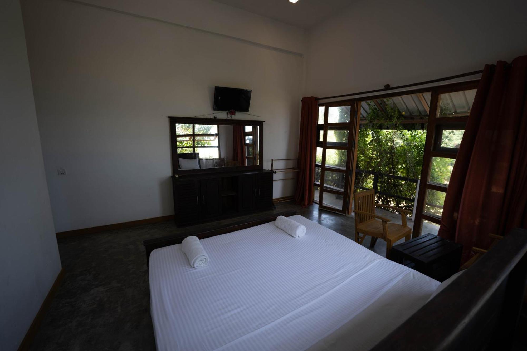 Rise & Set Arugam Bay Hotel Exterior photo